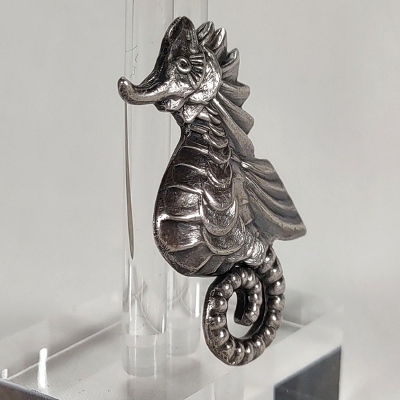 Vintage 1930's-40's Mexico Silver Seahorse Brooch - Picture 2 of 9